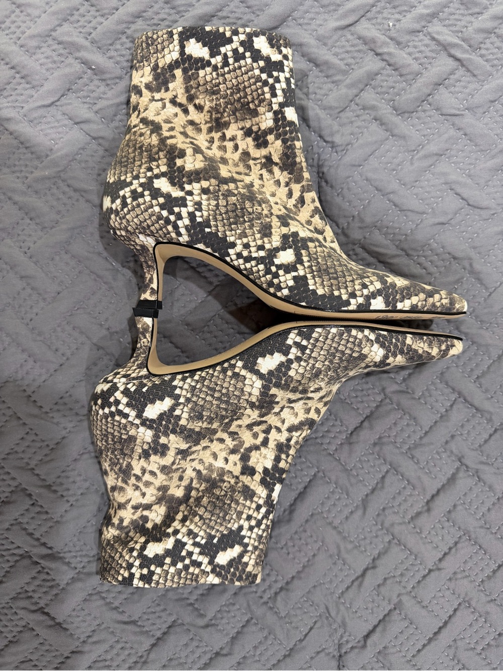 NWT Gianni Bini Snakeskin Pointed Toe Ankle Boots – Size 8.5